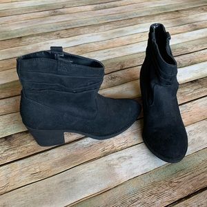 Black booties with small heel size 6